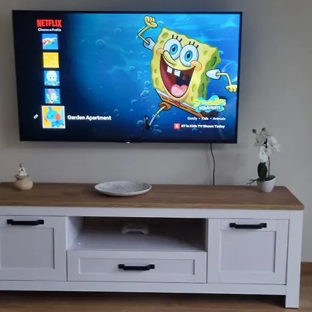 Garden Apartment, Free Private Garage Parking